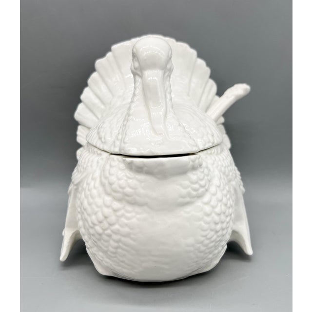 Farmhouse Vintage Arnart Traditional Americana White Turkey Gravy Tureen With Ladle - Thanksgiving / Farmhouse For Sale - Image 3 of 14