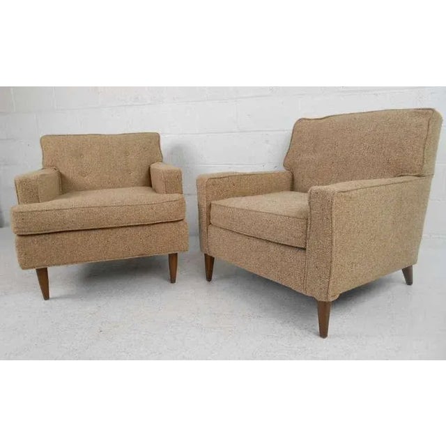 Mid-Century Modern His and Her Club Chairs - a Pair For Sale In New York - Image 6 of 8