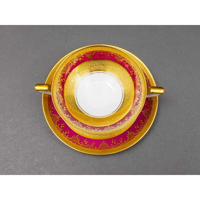 Mid 20th Century Dw Porzellan Karlsbader Wertarbeit Fuchsia Gold Encrusted Cream Soup Bowl Set- 4 Pieces For Sale In Miami - Image 6 of 11