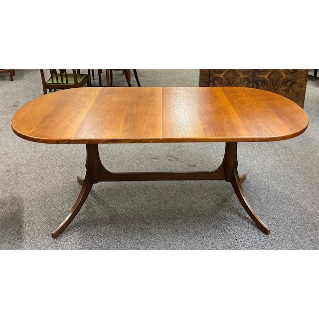 Brown Extending Teak Oval Dining Table on Double Pedestal Base. Uk c.1960 For Sale - Image 8 of 12