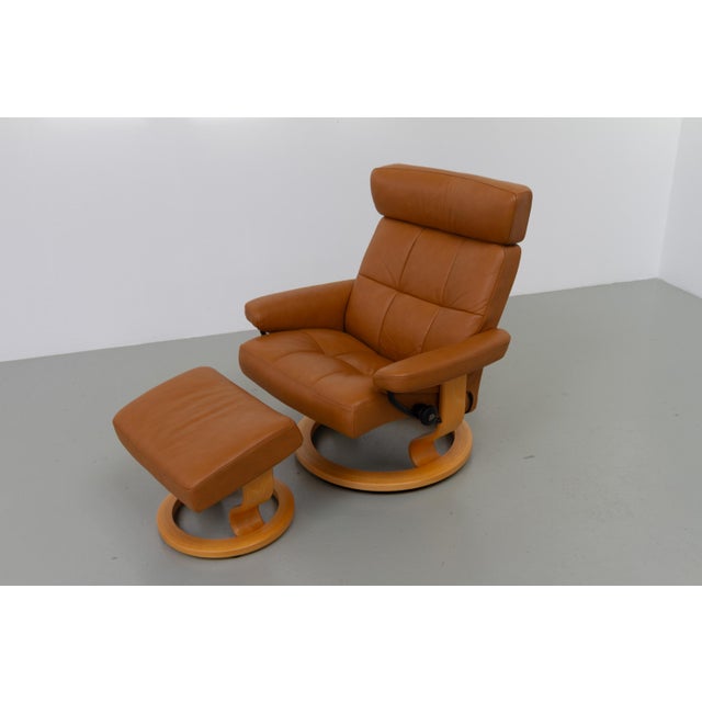 2000 - 2009 Set of Stressless Reclining Lounge Chair and Ottoman from Ekornes, 2000s For Sale - Image 5 of 18
