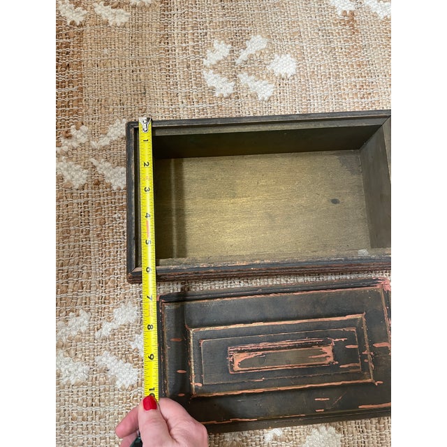 Wood Vintage Ribbed Wooden Keepsake Tabletop Jewelry Trinket Box For Sale - Image 7 of 7