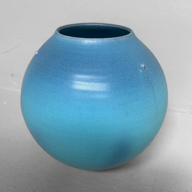 Ceramic Sky-Blue Kōchi Glaze Ikebana Vase, 1980s For Sale - Image 7 of 13