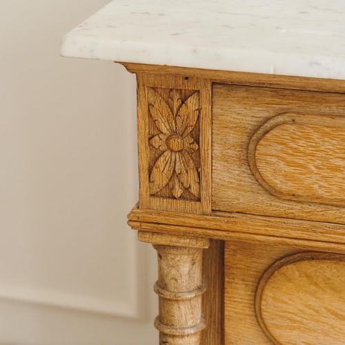 French Country-Style Chest of Drawers in Natural Oak For Sale - Image 3 of 18