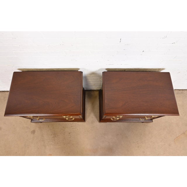 Thomasville Georgian Mahogany Three-Drawer Bedside Chests, Newly Refinished For Sale - Image 9 of 12