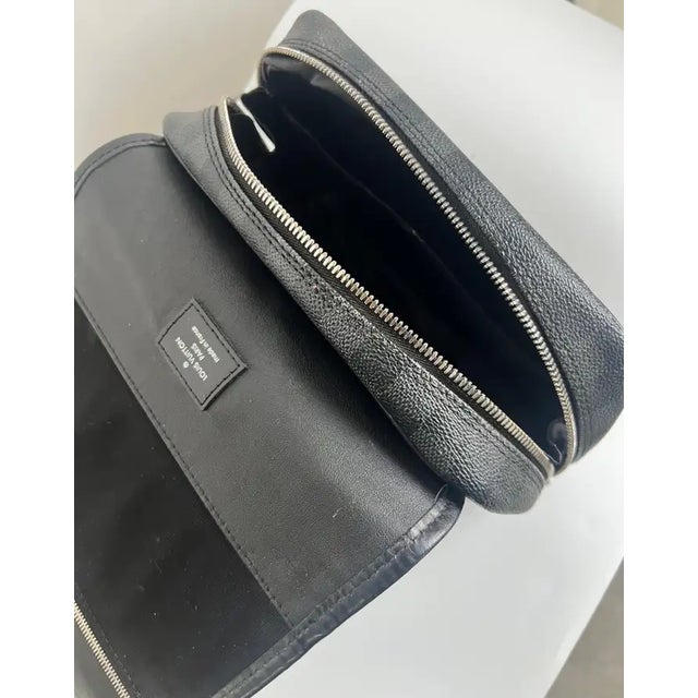 Louis Vuitton Damier Graphite Hanging Toiletry Pouch Bag Travel Organizer For Sale - Image 11 of 15