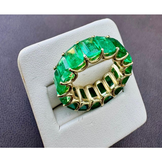 Natural 12 Ct High Quality Zambian Emerald Cut Emerald Eternity Band/ Ring 14 KG For Sale - Image 12 of 18