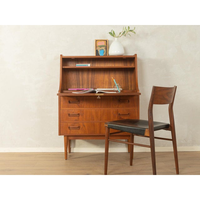 1960s Bureau, Gunnar Nielsen Tibergaard Exquisite design: perfect proportions and a clear attention to detail High-quality...