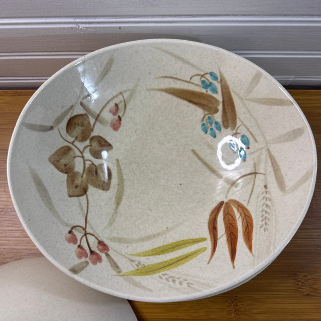 Mid-Century Modern 1950s Set of 4 Mid-Century Modern Red Wing Pottery "Random Harvest" Round Vegetable Serving Pasta Bowls For Sale - Image 3 of 7