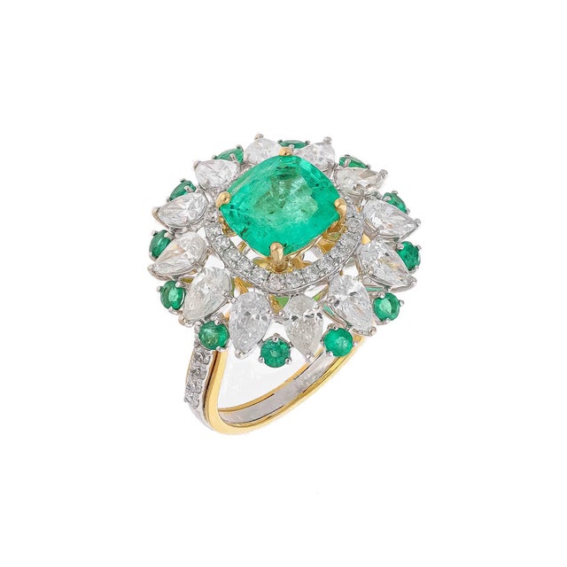Diamonds : 2.78 carats Emerald : 2.49carats Emerald : 0.60 cararts ( small rounds) Gold : 6.54 gm( 18k) This is a...