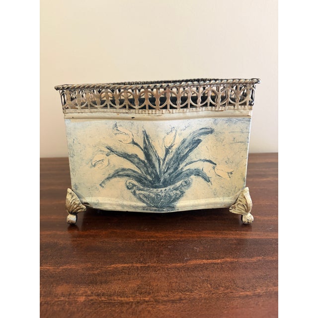 Metal Vintage Painted Tole Cachepot With Tulip Motif and Pierced Gallery Rim For Sale - Image 7 of 9