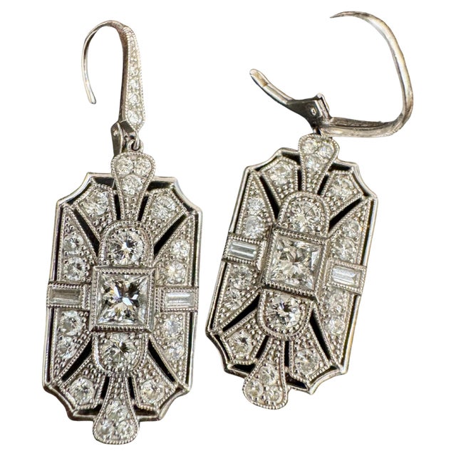 Vintage 3 Ct Round & Princess Shape Diamond Hanging Earring in Platinum For Sale - Image 15 of 18