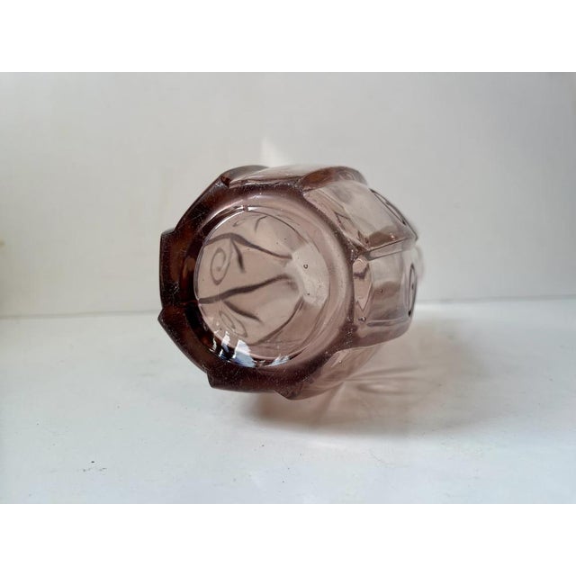 Pink Vintage Art Deco Vase in Pink Rosaline Glass, 1930s For Sale - Image 8 of 9