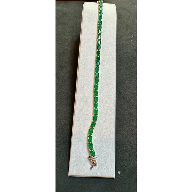 Emerald 16 Carat Natural Emerald Cocktail Tennis Bracelet 14 Karat Yellow Gold For Sale - Image 8 of 18