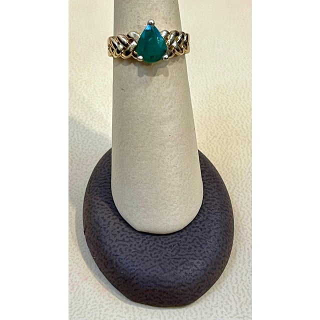 Emerald 1.42 Carat Pear Cut Natural Emerald Ring 14 Karat Yellow Gold, Size 5.75 For Sale - Image 8 of 18