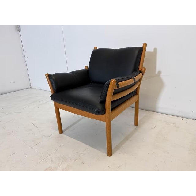 Genius 4 Armchair and Table by Illum Wikkelsø for CFC Silkeborg, Set of 5 For Sale - Image 6 of 14