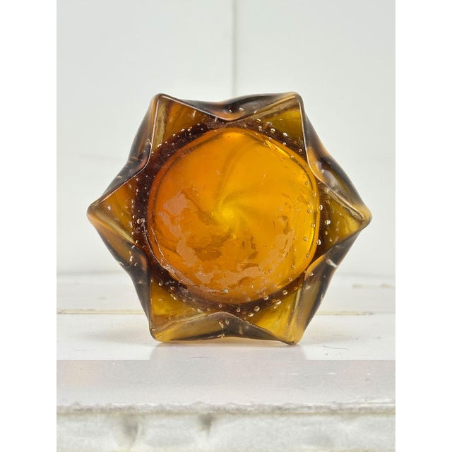 Vintage Amber Murano Glass Vase with Twisted Workmanship and Bullicante Glass, 1960s For Sale - Image 8 of 11