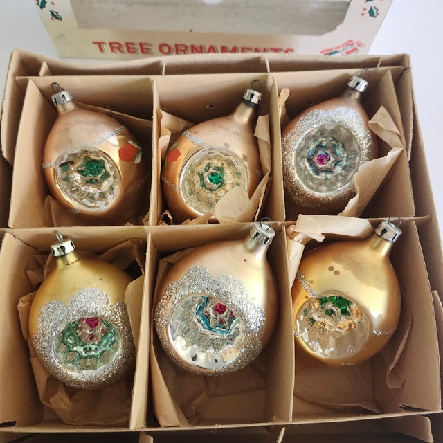 Vintage Set of 6 Starburst/Teardrop Christmas Ornaments For Sale - Image 4 of 6
