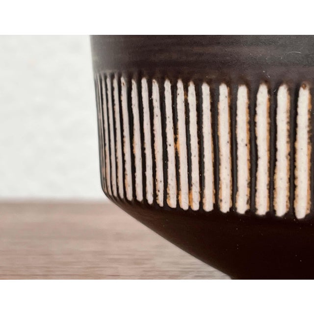 Mid-Century Modern Danish Studio Pottery Minimalist Plates and Bowl from Einar Helleroe, 1960s, Set of 3 For Sale - Image 4 of 18