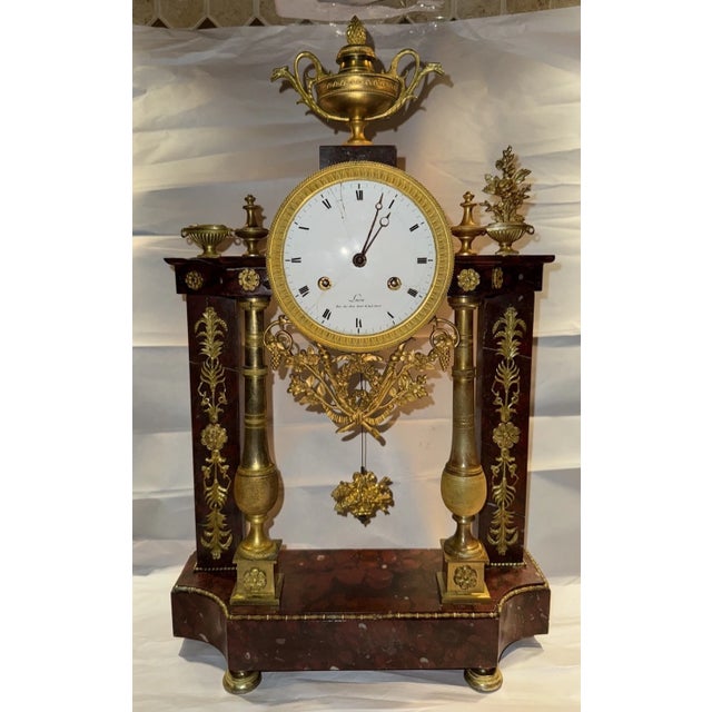 Early 19th Century French Bronze & Red Marble Portico Mantel Clock by Lucin a Paris For Sale - Image 4 of 12