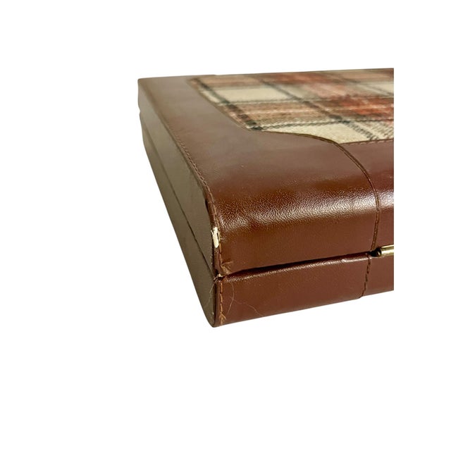 Textile Vintage Mid-Century Tartan Backgammon Game Set in Travel Case For Sale - Image 7 of 18