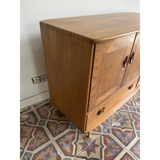 1950s Model 467 Windsor Sideboard by Luciano Ercolani for Ercol, United Kingdom, 1950s For Sale - Image 5 of 18