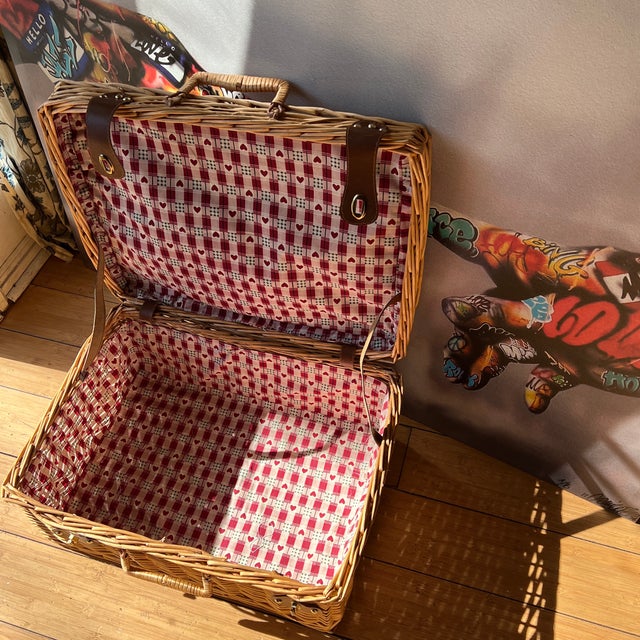 1970s Large Handmade Wicker Picnic Basket For Sale In Atlanta - Image 6 of 9