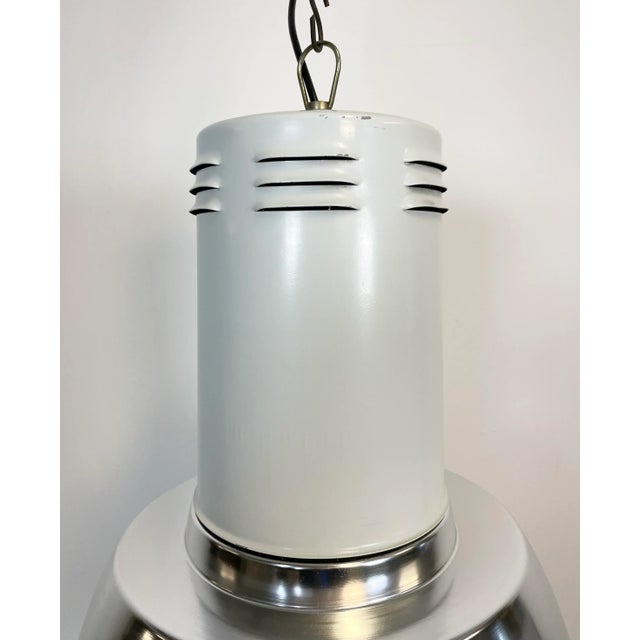 Industrial Large Industrial Aluminium Lamp with Iron Grid From Siemens, 1980s For Sale - Image 3 of 13