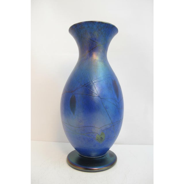 Abstract Donald Carlson Iridescent Blue Splatter Studio Art Glass Trumpet Vase For Sale - Image 3 of 12