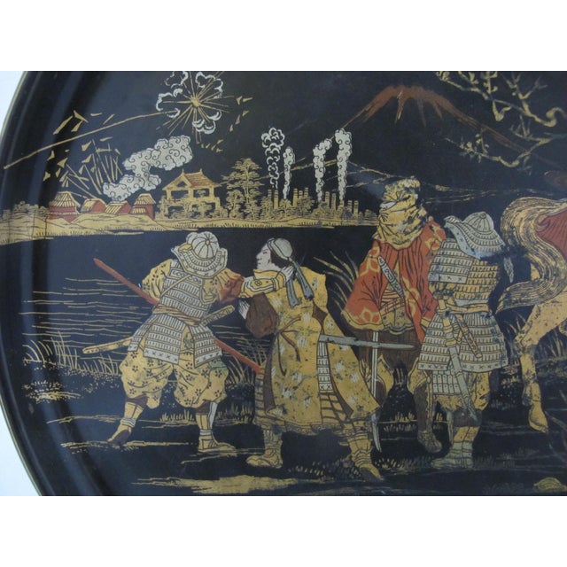 Jjapanese Meiji Lacquer Papier-Mache Gilt Hand Painted Warrior Scene Round Tray For Sale - Image 4 of 6