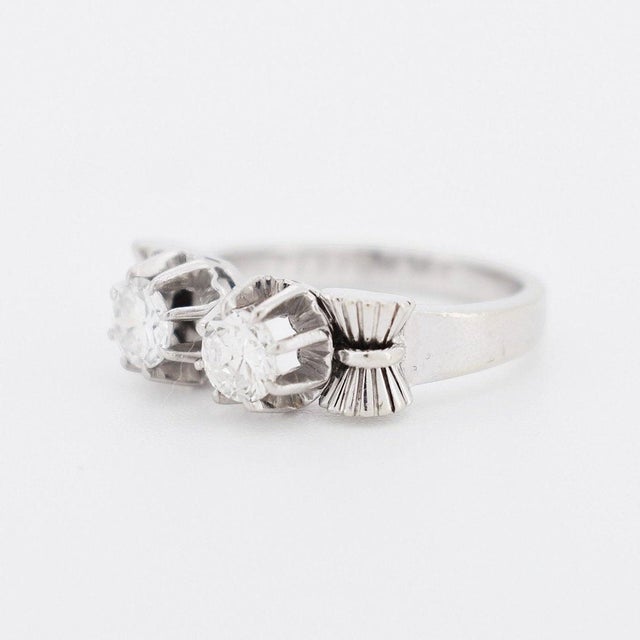 Art Deco Late Art Deco Toi Et Moi Ribbon Diamonds Ring - 1945, Size 5.75 For Sale - Image 3 of 7