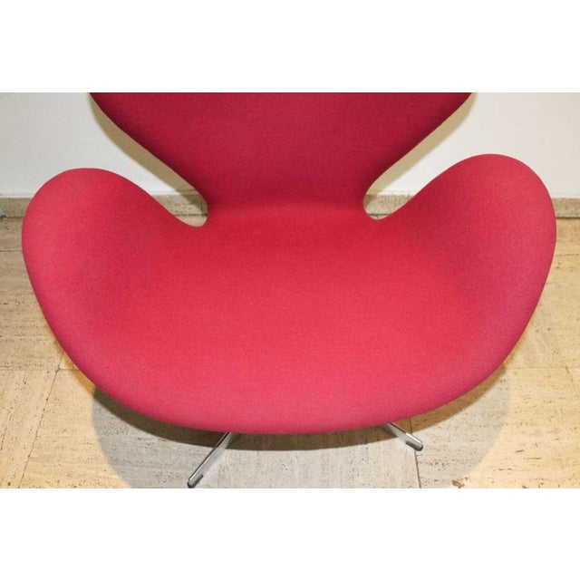 Swan Armchair by Arne Jacobsen Edition Fritz Hansen For Sale - Image 6 of 9