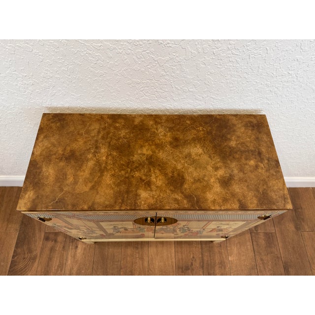 1980s Drexel Heritage ‘Et Cetera’ Hollywood Regency Chinoiserie Hand-Painted Cream Lacquered Bar Cabinet For Sale - Image 9 of 12
