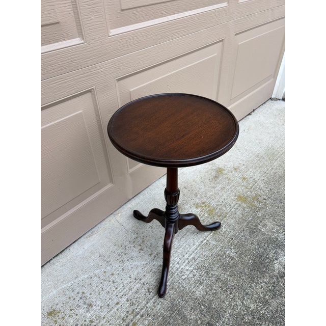 Early 20th Century Antique Georgian Mahogany Round Side Table, Early 20th Century For Sale - Image 5 of 9
