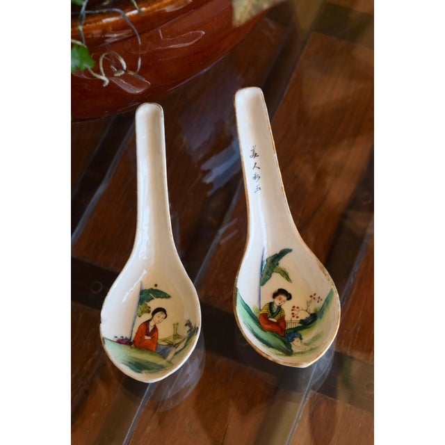 Early 20th Century Republic Period Chinese Porcelain Spoons - a Pair For Sale In San Diego - Image 6 of 9