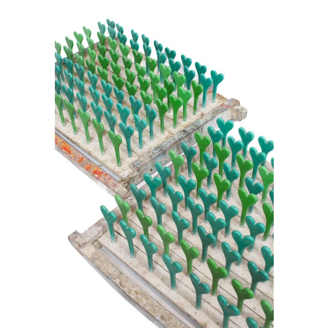 1950s Elizabeth- All Green Hearts Balloon Mold For Sale - Image 5 of 10