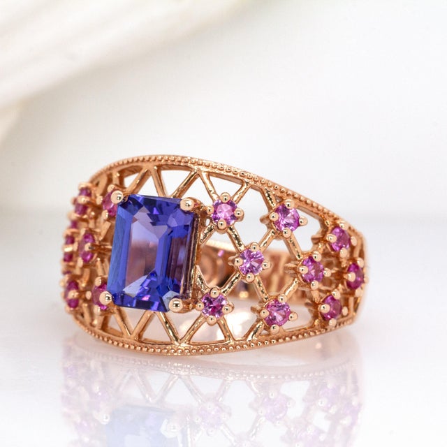 1.4Ct Statement Tanzanite Ring With Pink Sapphire Accents: Solid 14k Gold, 8x6mm, Size 6.75 For Sale - Image 4 of 7