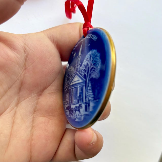 1980s Vintage Bing & Grøndahl Ornament “New England" 1989 From the "Christmas in America" Limited Edition -Porcelain Blue and White For Sale - Image 5 of 10