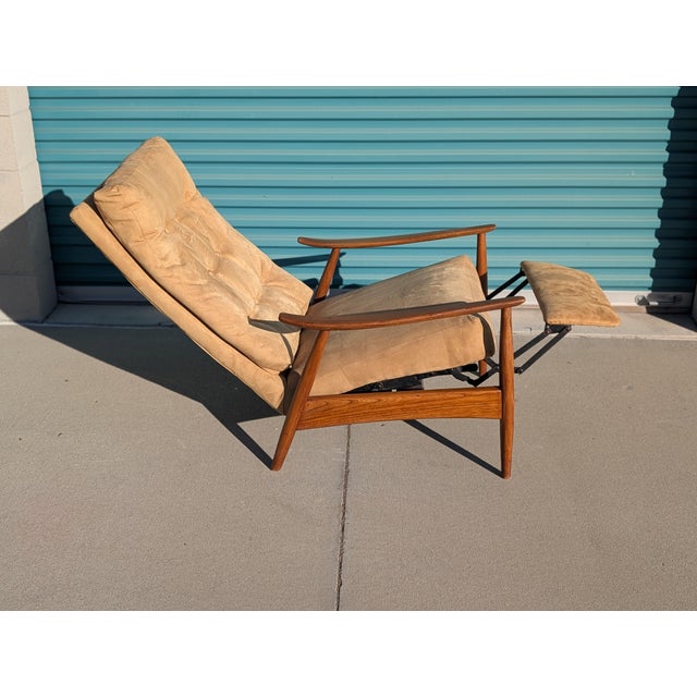 Mid-Century Modern Reclining Lounge Chair Attributed to Milo Baughman for Thayer Coggin, C1960s For Sale - Image 16 of 16