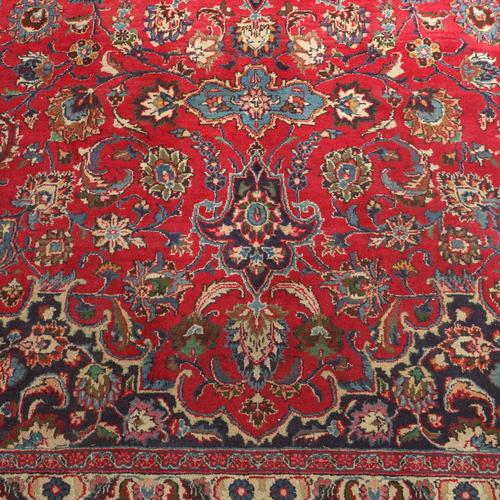 Mashhad Rug in Cotton and Wool For Sale - Image 5 of 9