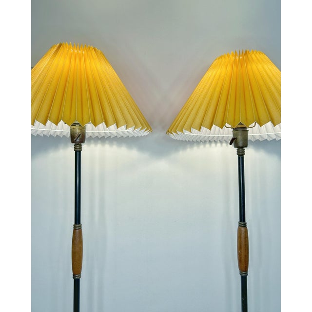 Metal Danish Brass and Teak Tripod Floor Lamps attributed to Svend Aage Holm Sørensen, 1950s, Set of 2 For Sale - Image 7 of 9