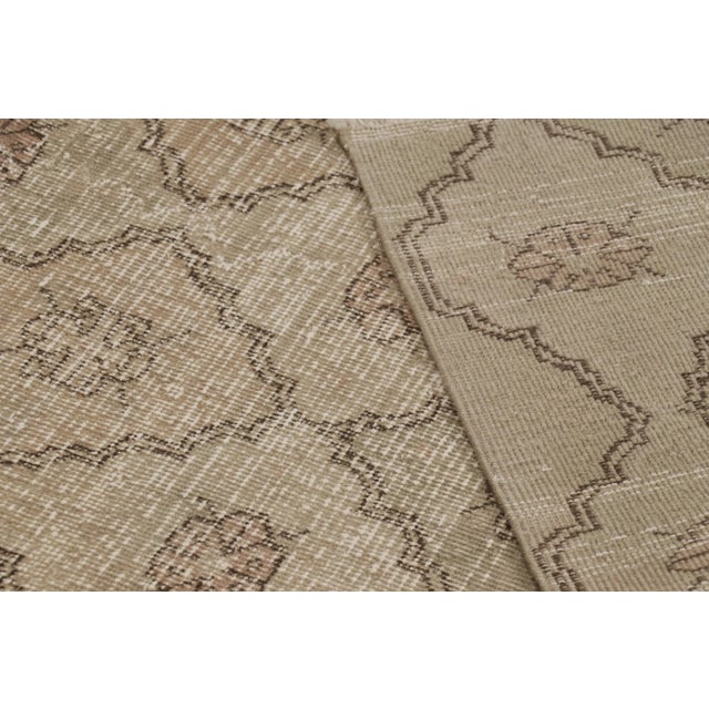 Beige Vintage Turkish Runner Rug, Beige & Cream With Diamond Patterns – Rug & Kilim For Sale - Image 8 of 8