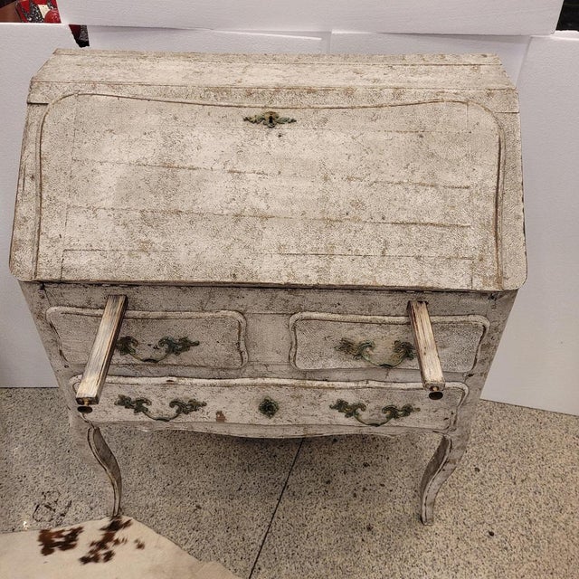Wood Provencal Louis XV Style Chest of Drawers, France, 19th Century For Sale - Image 7 of 18