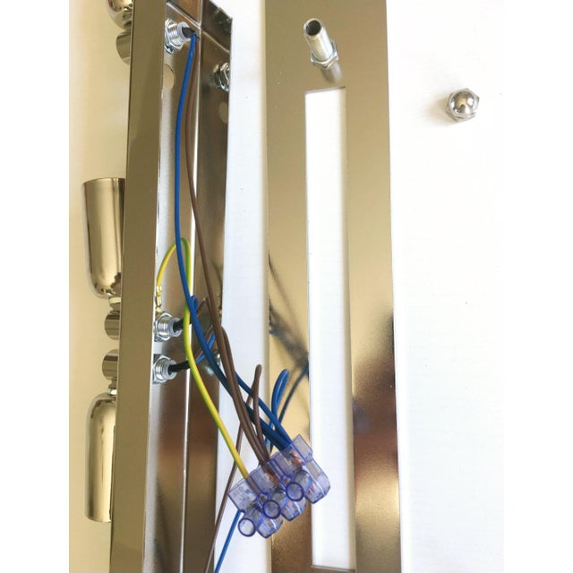 Transparent Vintage Italian Crystal Triedo Wall Sconces Styled After Murano - Pair For Sale - Image 8 of 9