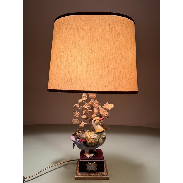 Italian Hollywood Regency Porcelain Waterbird Table Lamp with Sculptural Brass Foliage attributed to Giulia Mangani, Italy, 1970s For Sale - Image 15 of 16