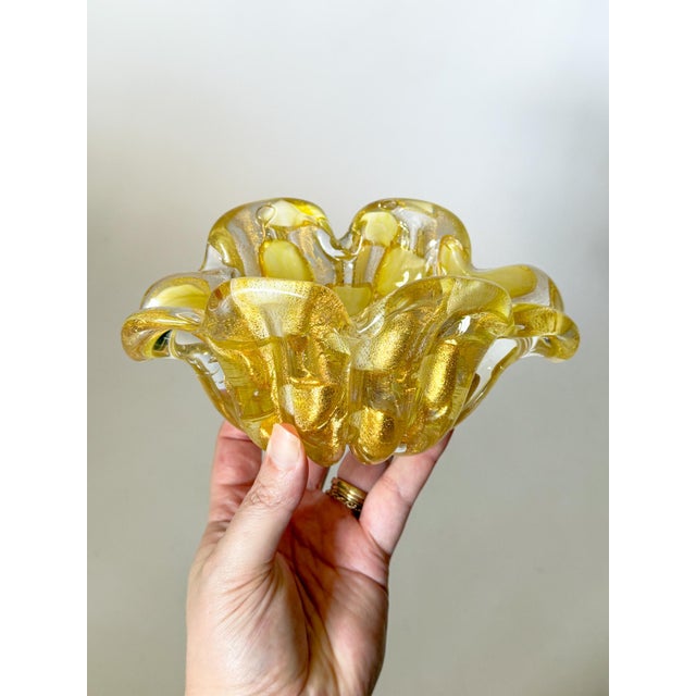 1950s Barovier & Toso Murano Yellow Spots Gold Flecks Italian Art Glass Flower Form Bowl For Sale In Dallas - Image 6 of 16