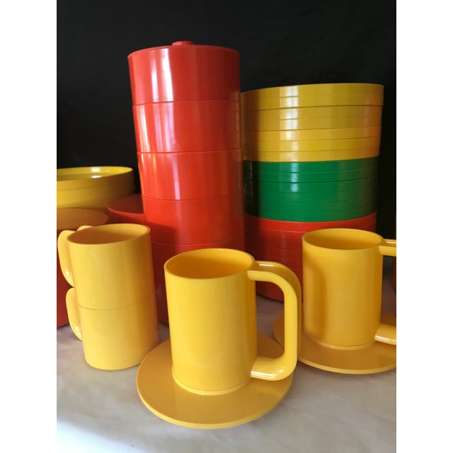 Mid Century Italian Massimo Vignelli for Heller Melamine Multi-Colors Dinnerware Set - 83 Pieces For Sale - Image 10 of 12