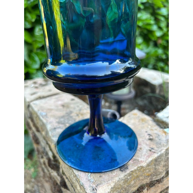 1960s Mid Century Modern Empoli Deep Teal Blue Optic Art Glass Vase With Pedestal - Italian Mouth Blown Empoli For Sale In Sacramento - Image 6 of 12
