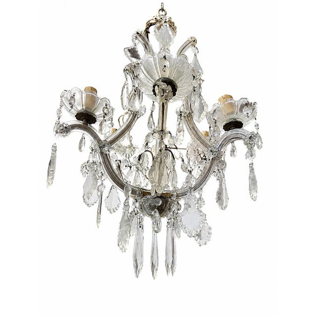 1980s French Crystal and Gilded Bronze 5-Light Chandelier, 1980s For Sale - Image 5 of 7