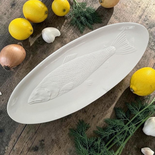 An extra-large late twentieth-century Italian ceramic fish serving platter, measuring an impressive 22.5 inches in length...